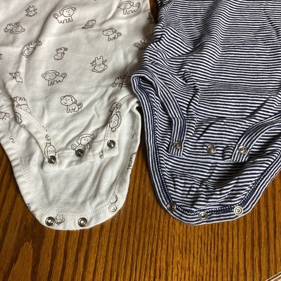 Infant Carters onsies set of 2 size 12 month - Picture 4 of 6